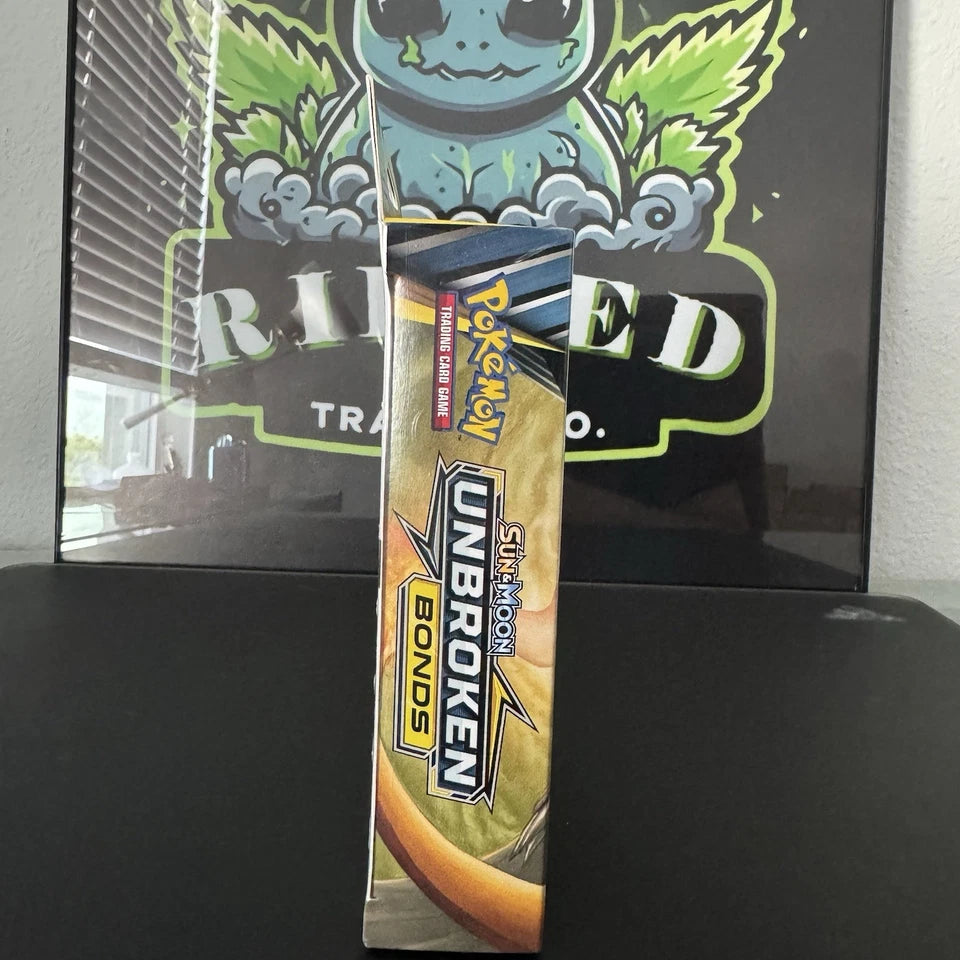 Unbroken Bonds 3 Pack Hanger Box (SM10)